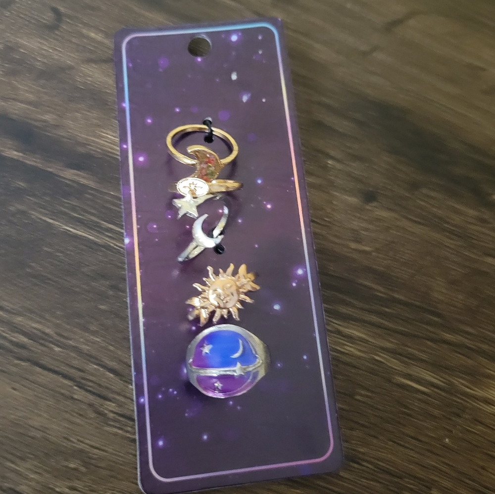 4/$10 Moon Mystical 5 Pack Fashion Rings Sun Stars Size 7 Teens NEW Hot Topic